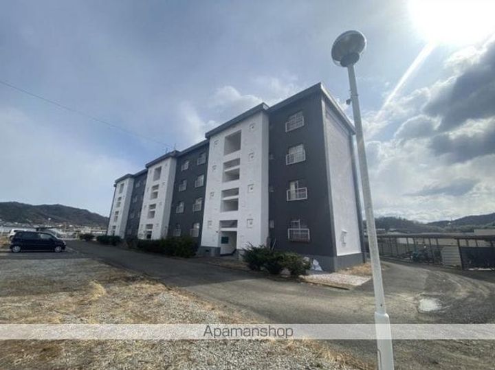 ヴィラナリー志度 Ⅰ棟401の外観