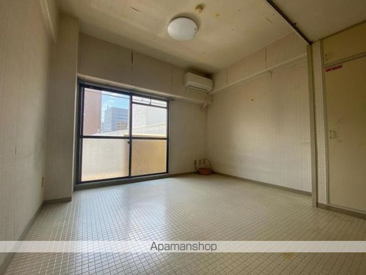 岩清尾マンション 403号の内装