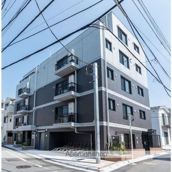 ウェルスクエア西新宿五丁目の外観