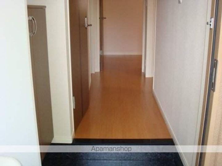 東京都あきる野市野辺の賃貸マンションの玄関