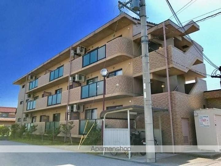 滋賀県長浜市祇園町の賃貸マンションの外観