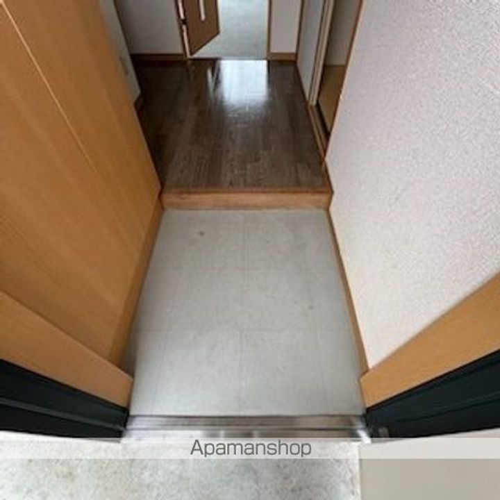 滋賀県大津市松山町の賃貸マンションの玄関