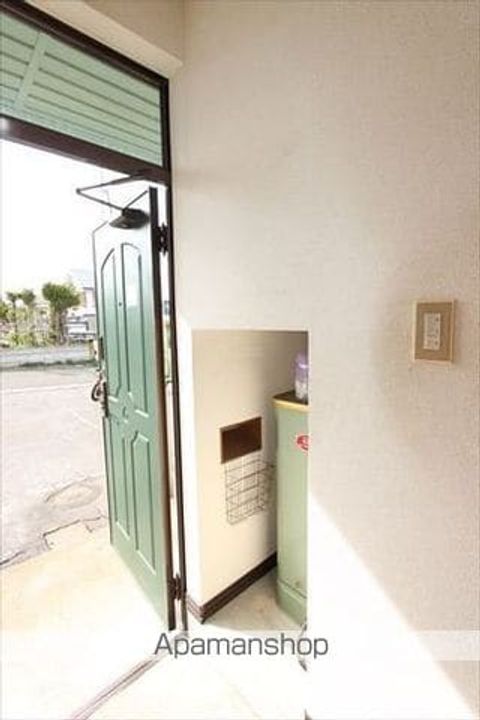 北海道網走市桂町3丁目の賃貸アパートの玄関