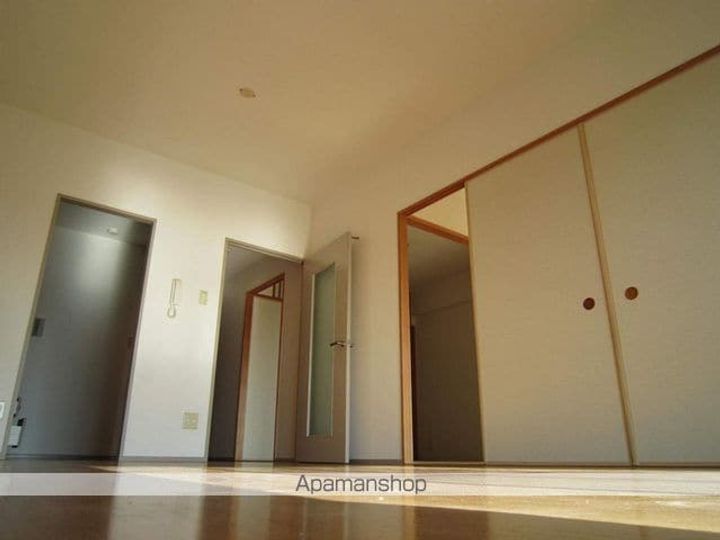 プリムローズ岸和田308の居間