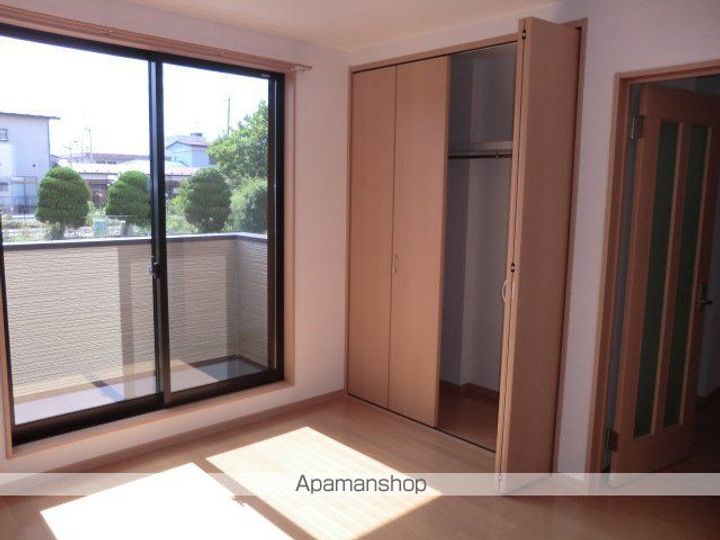 ファンシー中里C棟102の居間