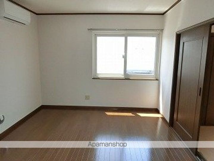 フリーデンF101の居間