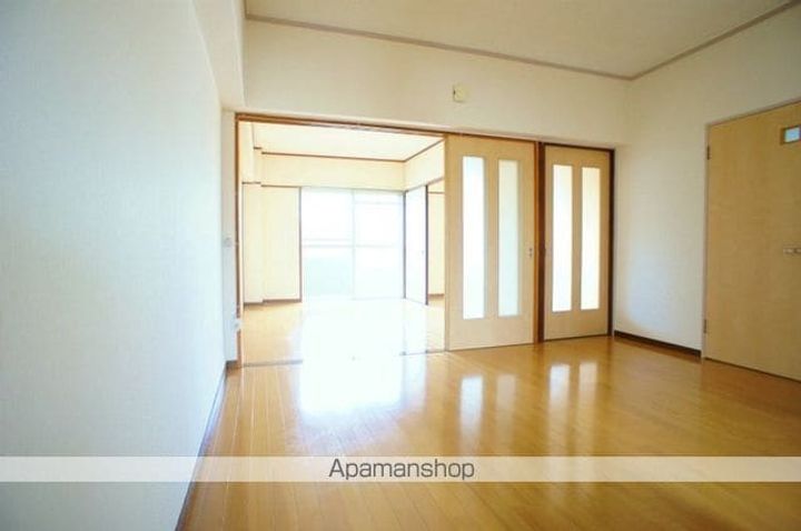 第二森光ビルの居間