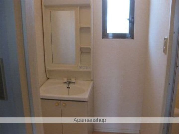 グリューネヴァルト5のその他画像