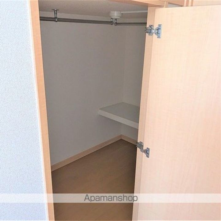 レオパレスひなたの玄関