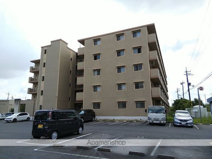 滋賀県栗東市手原2丁目の賃貸マンションの外観