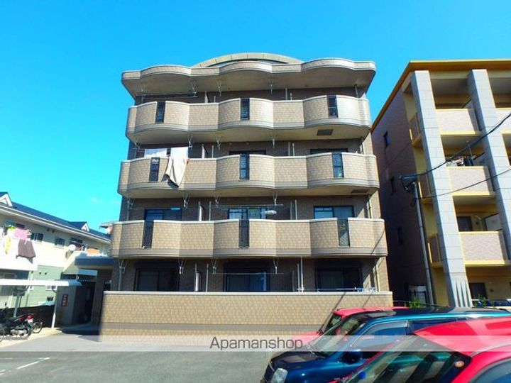 ウイングアベニュー空港東の外観