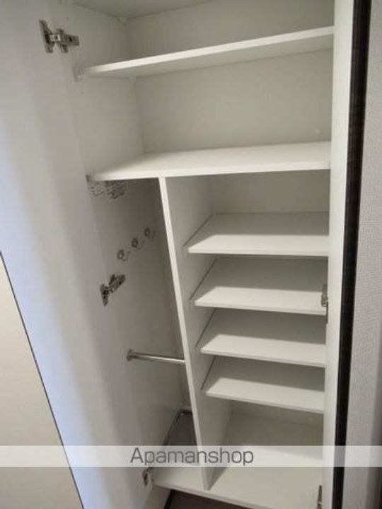 東京都中野区本町6丁目の賃貸マンションの内装