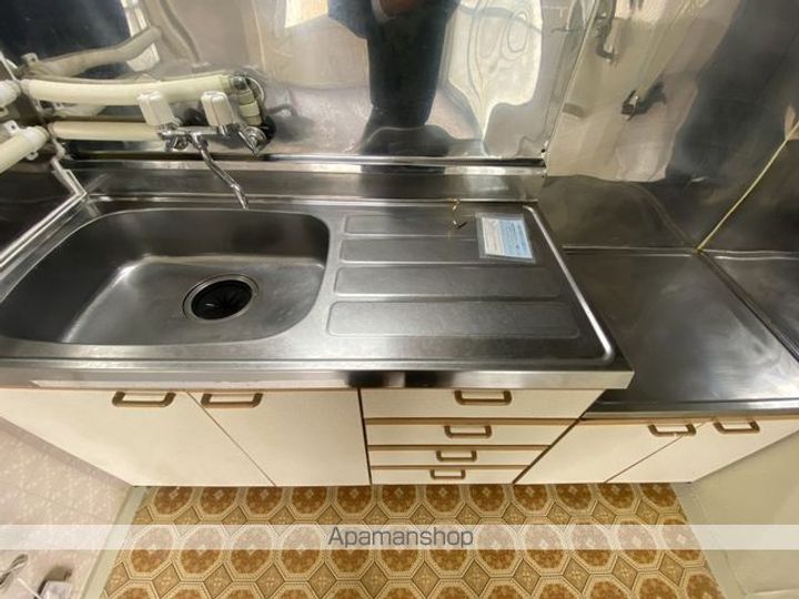 本通4丁目33番アパート2F左のキッチン