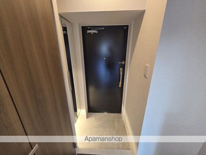 プレシャス ベースの玄関