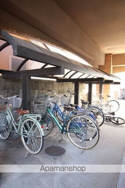 岡山県岡山市北区上中野2丁目の賃貸マンションの外観