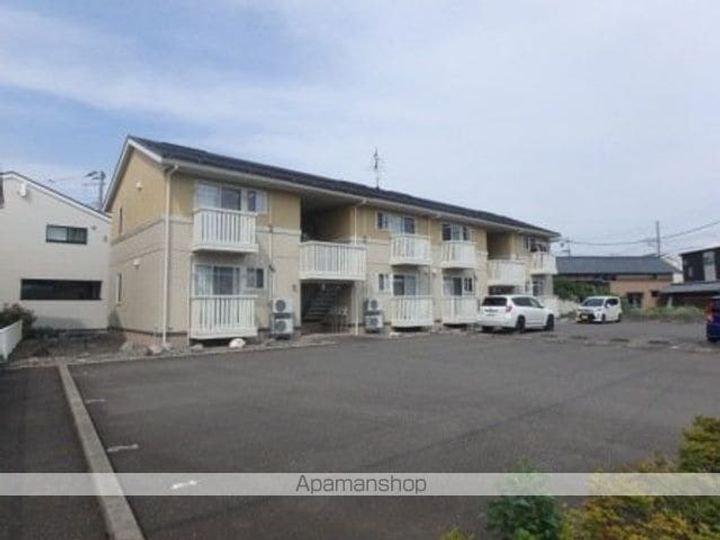 新潟県新潟市江南区横越中央5丁目の賃貸アパートの外観