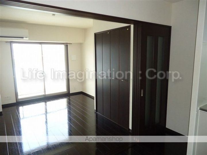 エンゼルプラザWEST1802の居間