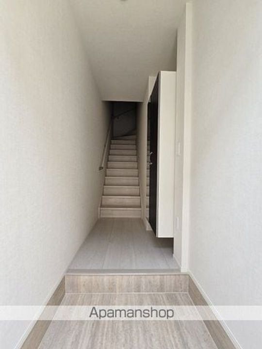 ラヴィグレイスの玄関