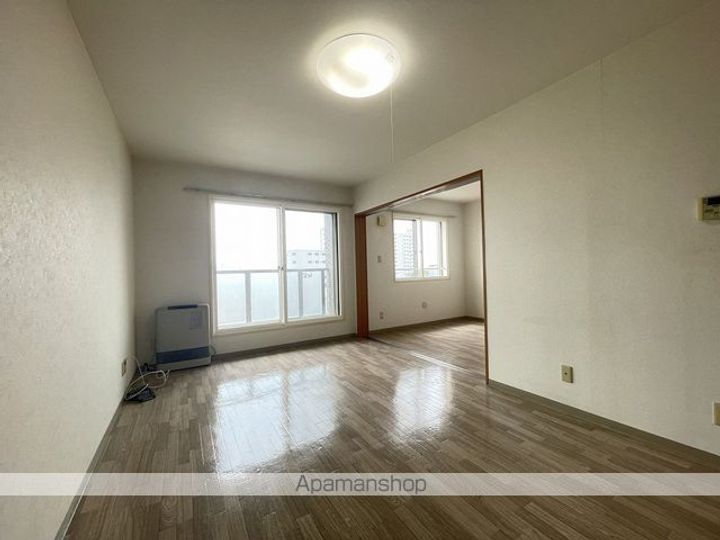 コンフォートパレス花園の居間