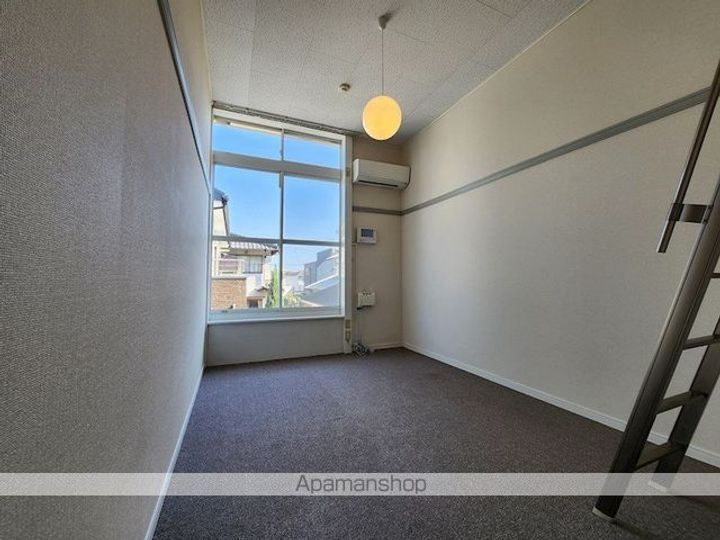 シーサイド生の松原の居間