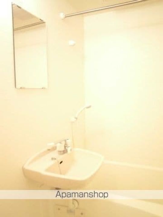 レオパレスラポールの風呂