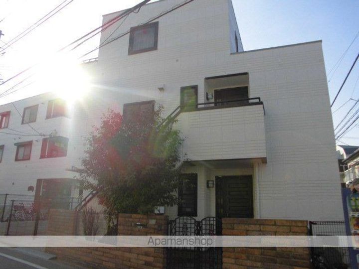 東京都杉並区堀ノ内2丁目の賃貸マンションの外観