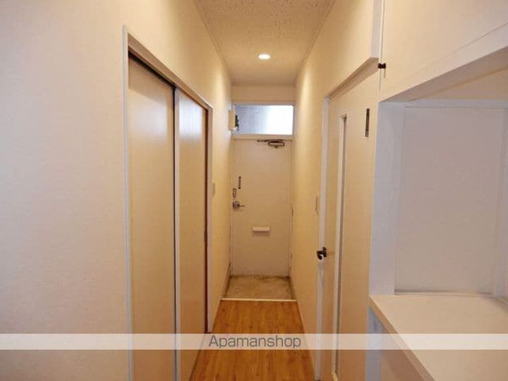 ピオスハイツKANBEの玄関