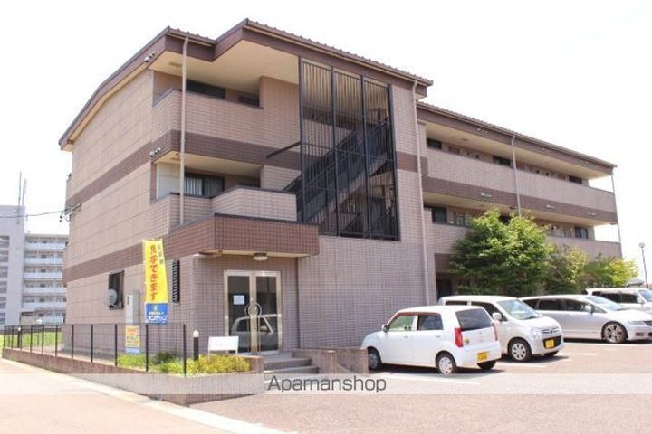 岐阜県美濃加茂市加茂野町今泉の賃貸マンションの外観