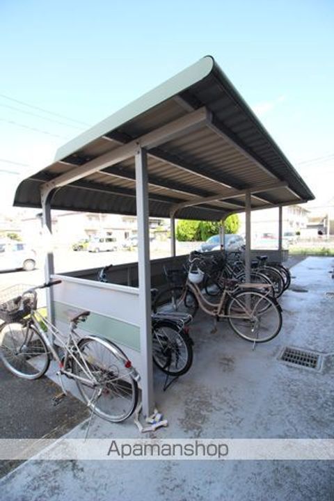 岡山県岡山市南区豊浜町の賃貸アパートの外観