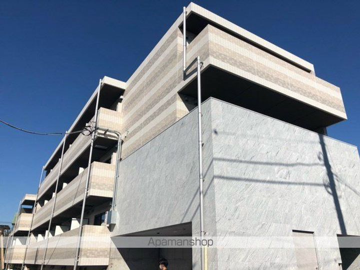 東京都練馬区小竹町2丁目の賃貸マンションの外観