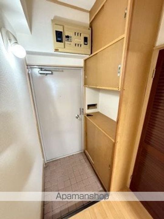 アワヤママンションの玄関