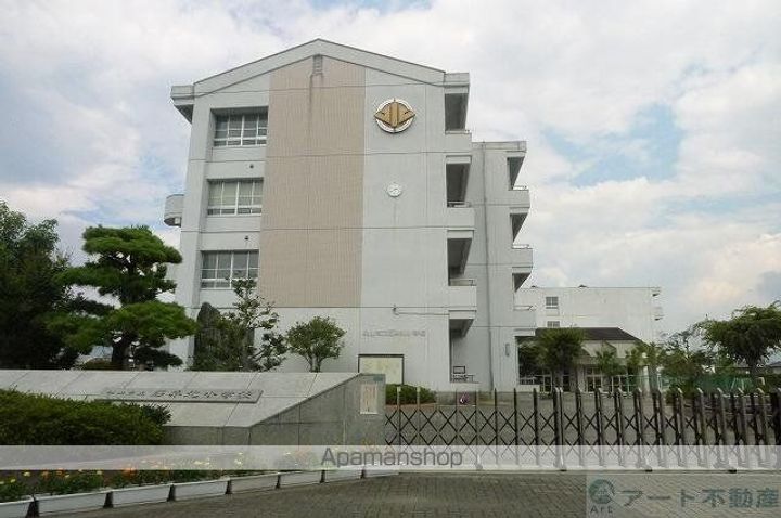 メゾン・ド・エランの周辺