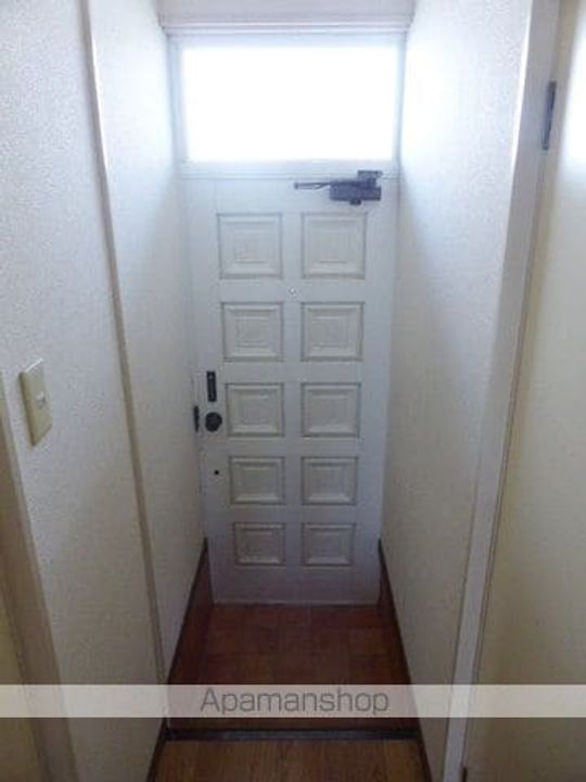 長野県長野市大字高田の賃貸アパートの玄関