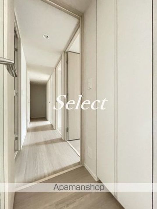 クラリティア横濱反町の玄関