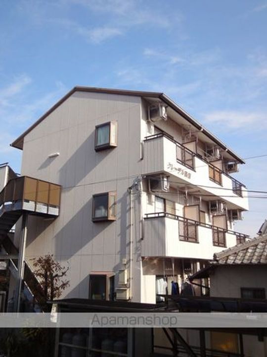 クレーデル高須の外観