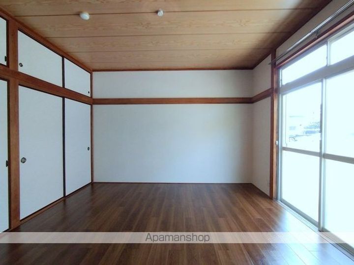 神奈川県川崎市宮前区馬絹4丁目の賃貸アパートの内装