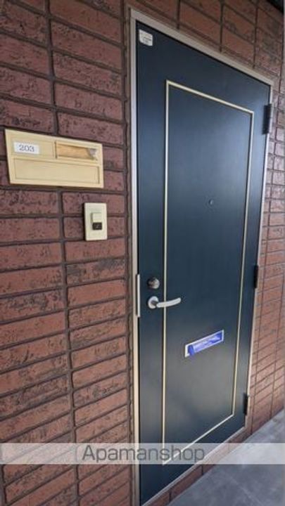 クレアール203の玄関