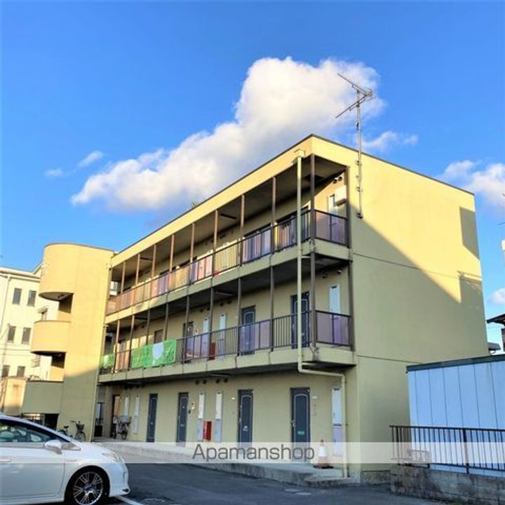 滋賀県湖南市中央5丁目の賃貸マンションの外観