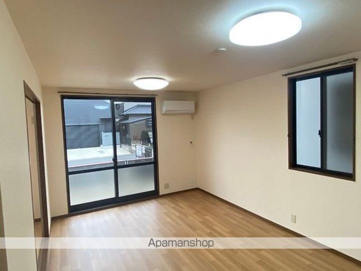 フローラ神領 Bの内装