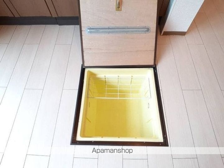 滋賀県彦根市東沼波町の賃貸アパートの内装