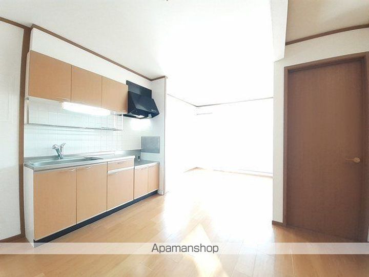 プチレジデンス ディーヴァ Dの居間