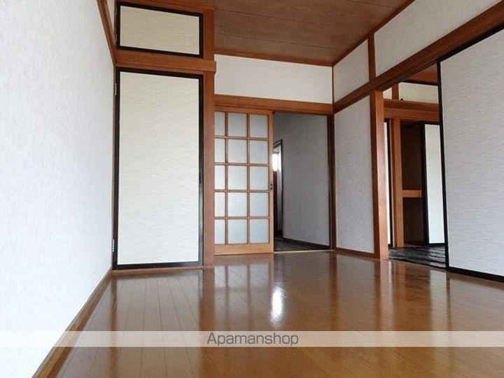 コーポさつきの居間