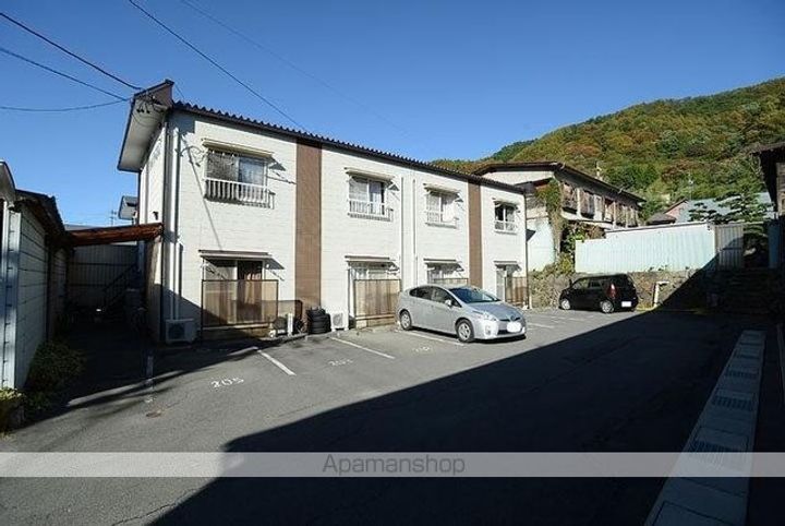 ハイツパープル101の外観