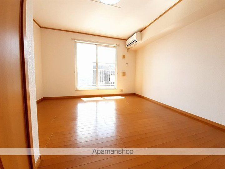 岐阜県羽島郡岐南町徳田7丁目の賃貸アパートの居間