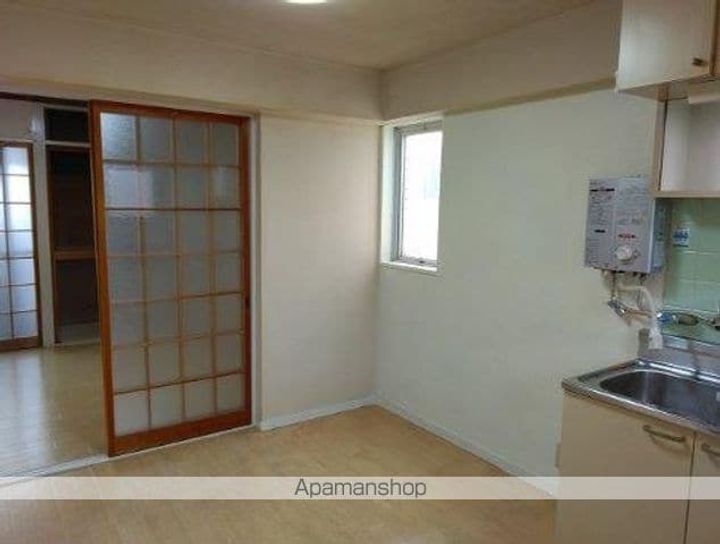 ドルフィン松福の内装