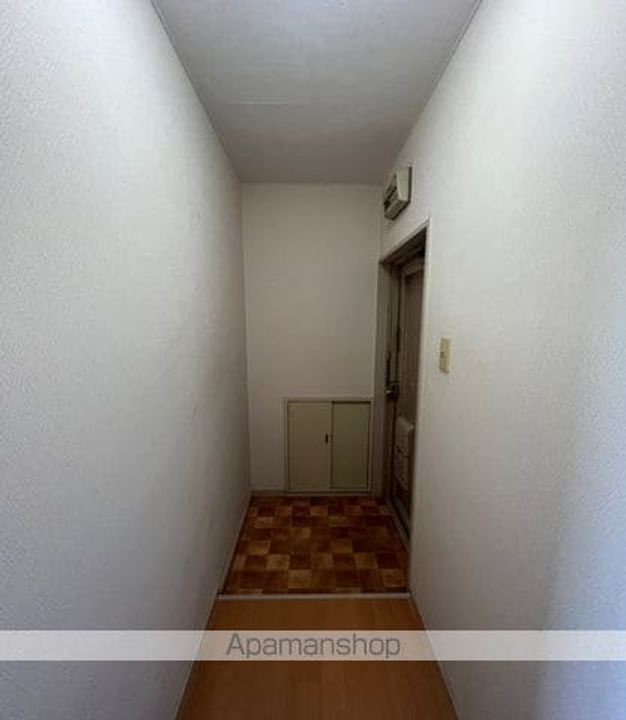 大阪府大阪市住吉区苅田8丁目の賃貸マンションの玄関