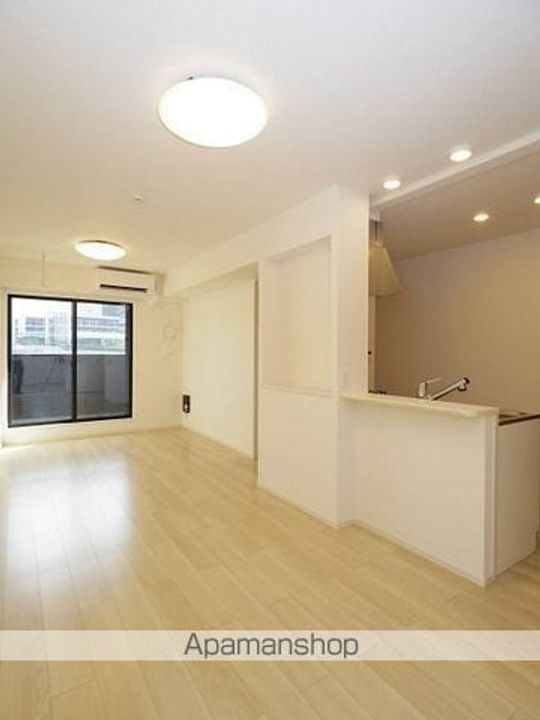 MAHANA WESTの居間