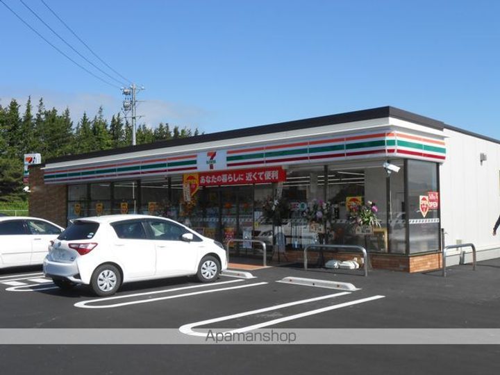 SURPLUS ONE LILASの周辺