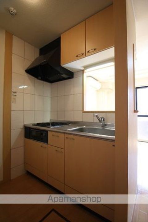 岡山県岡山市中区福泊の賃貸アパートのキッチン