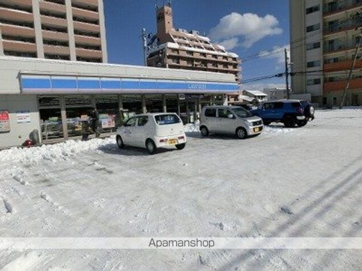 セリーヌBの周辺